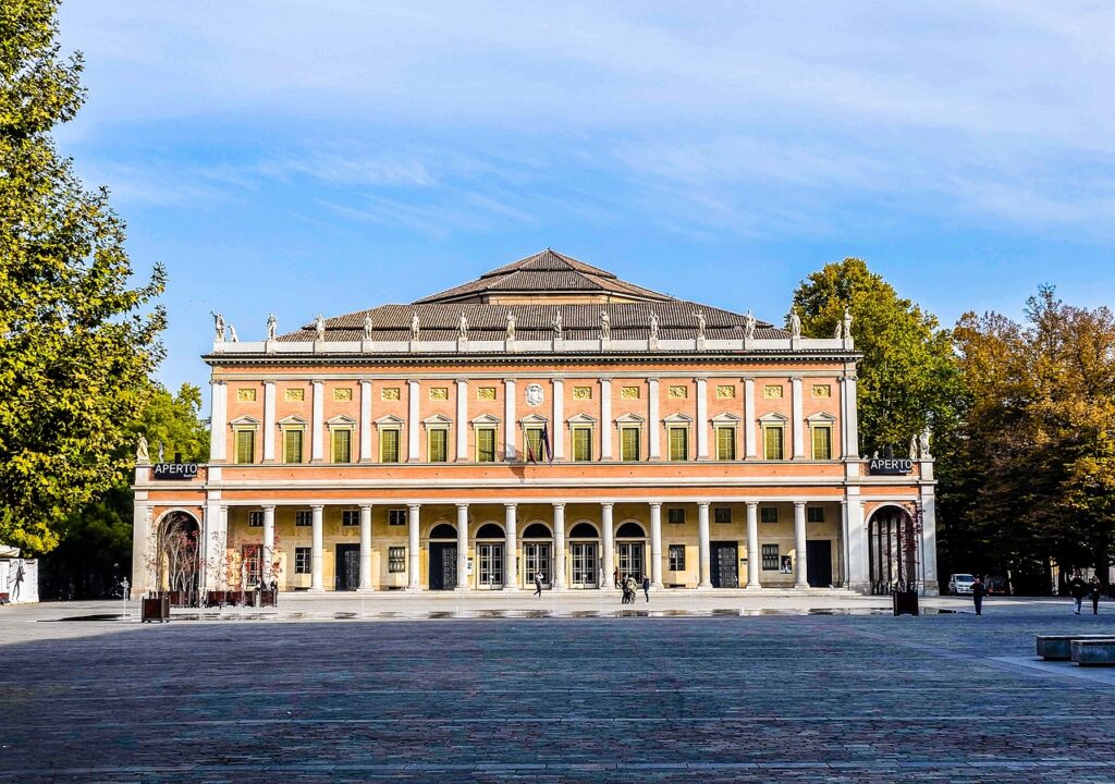 Monumento simbolo di Reggio Emilia. Città in cui progresso tecnologico e scientifico in ambito medico sono eccellenti.